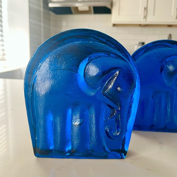 2  Vintage Blenko Glass Cobalt Blue Elephant Bookends by Joel Myers 1960's HEAVY - Picture 3 of 10
